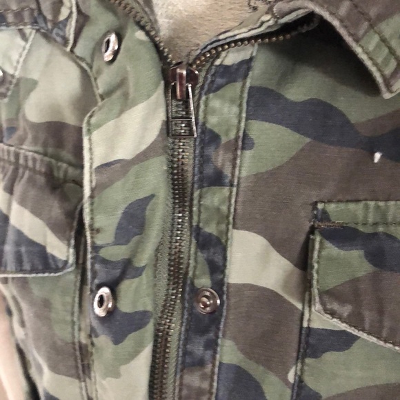 Camo zip up light jacket - Picture 4 of 5